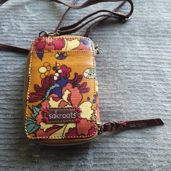 Sakroots Crossbody Wallet/Wristlet EUC - Picture 4 of 8